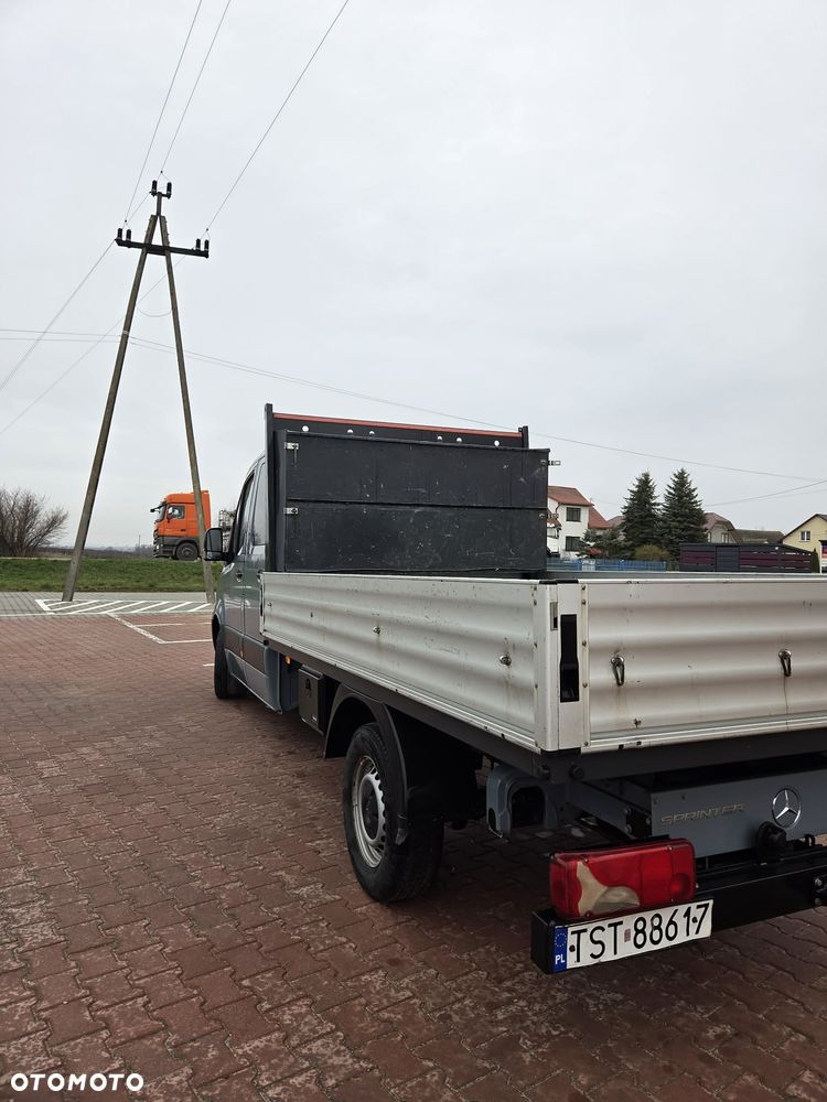 Mercedes-Benz Sprinter - 2