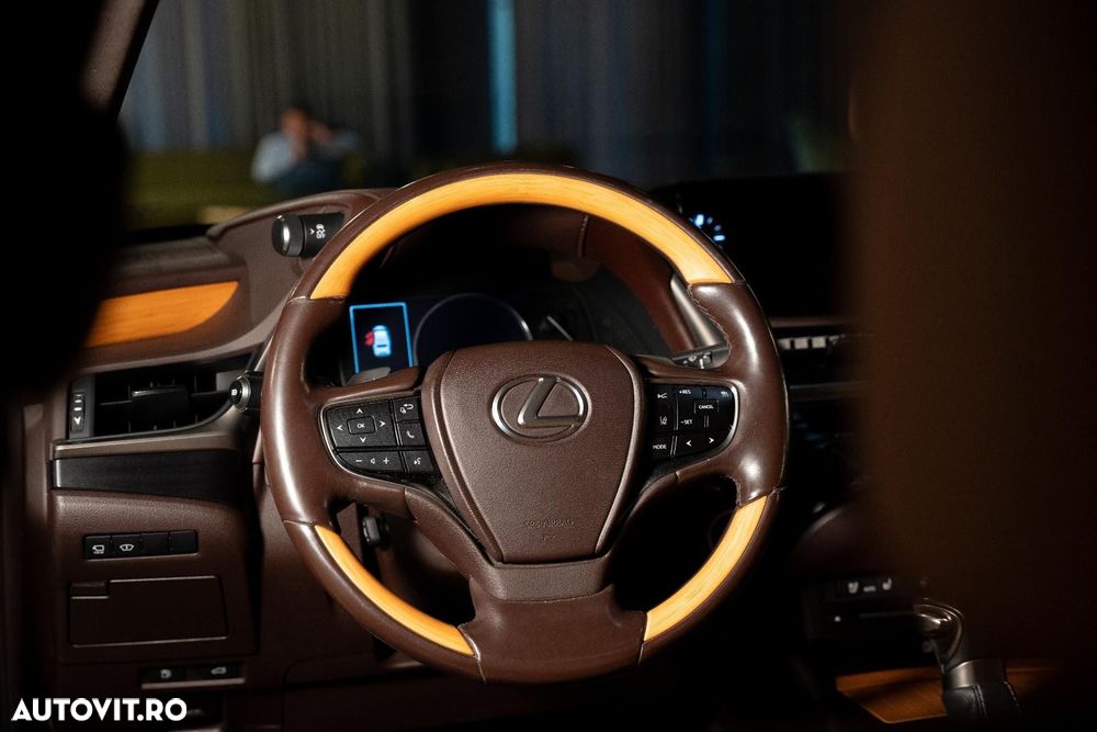 Lexus Seria ES - 29