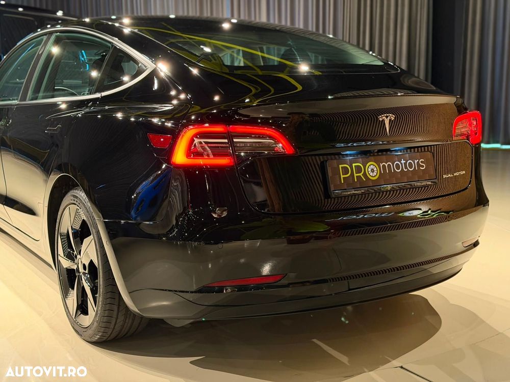 Tesla Model 3 - 12