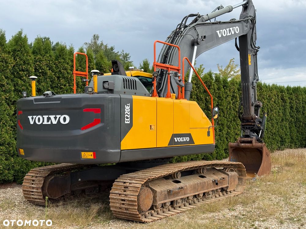 Volvo EC 220 EL - 9