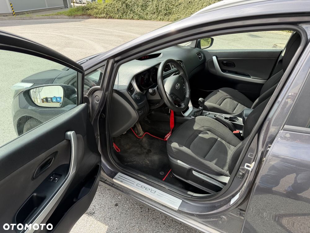 Kia Ceed 1.6 GDI Business Line - 30