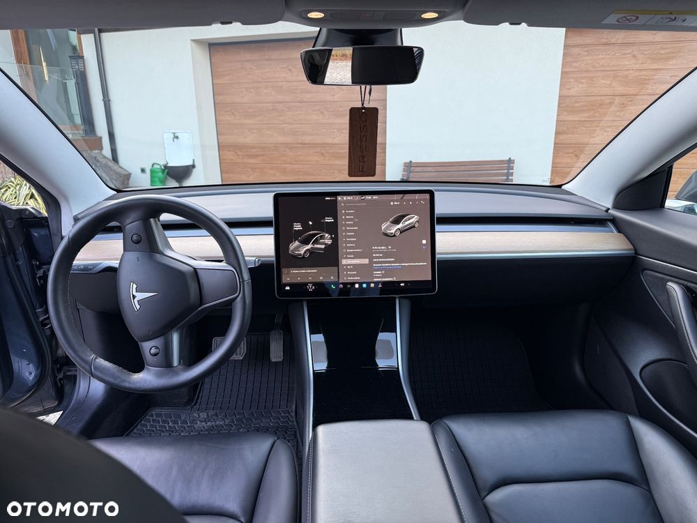 Tesla Model 3 - 14