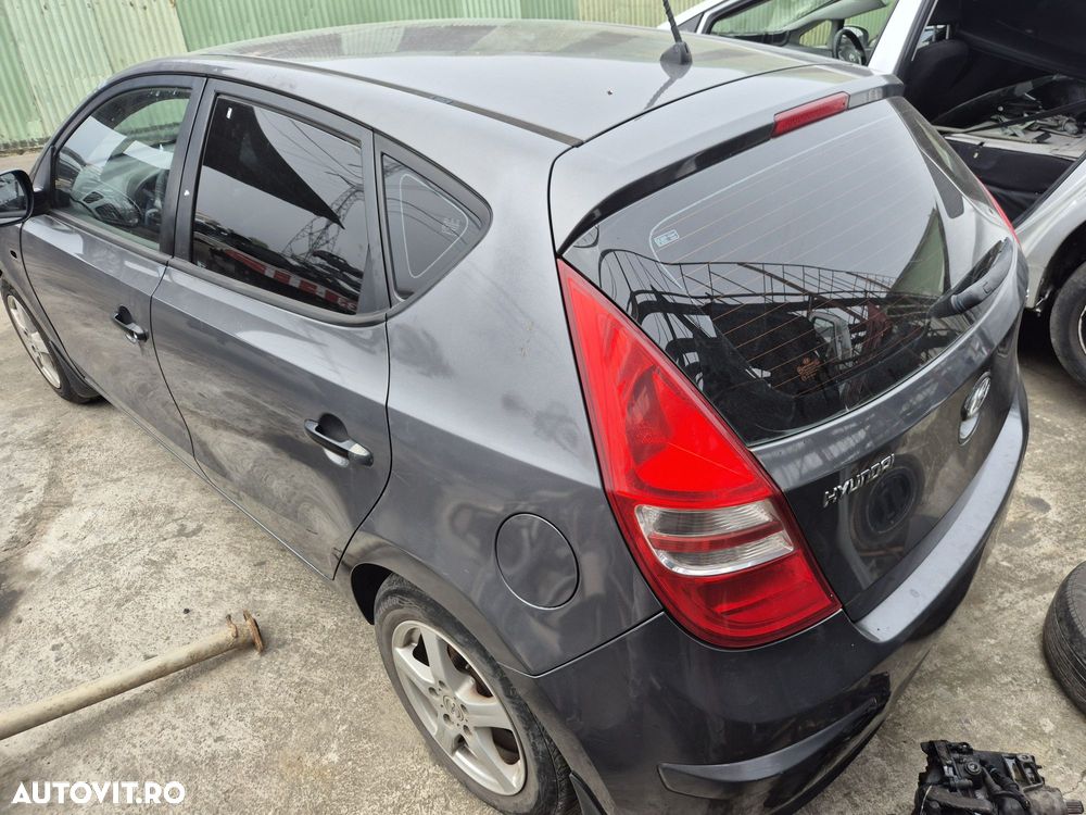 Dezmembram Hyundai i30 2009 1.4 Benzina G4FA
