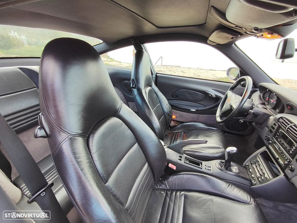 Porsche 911 (996) Carrera Coupé - 6