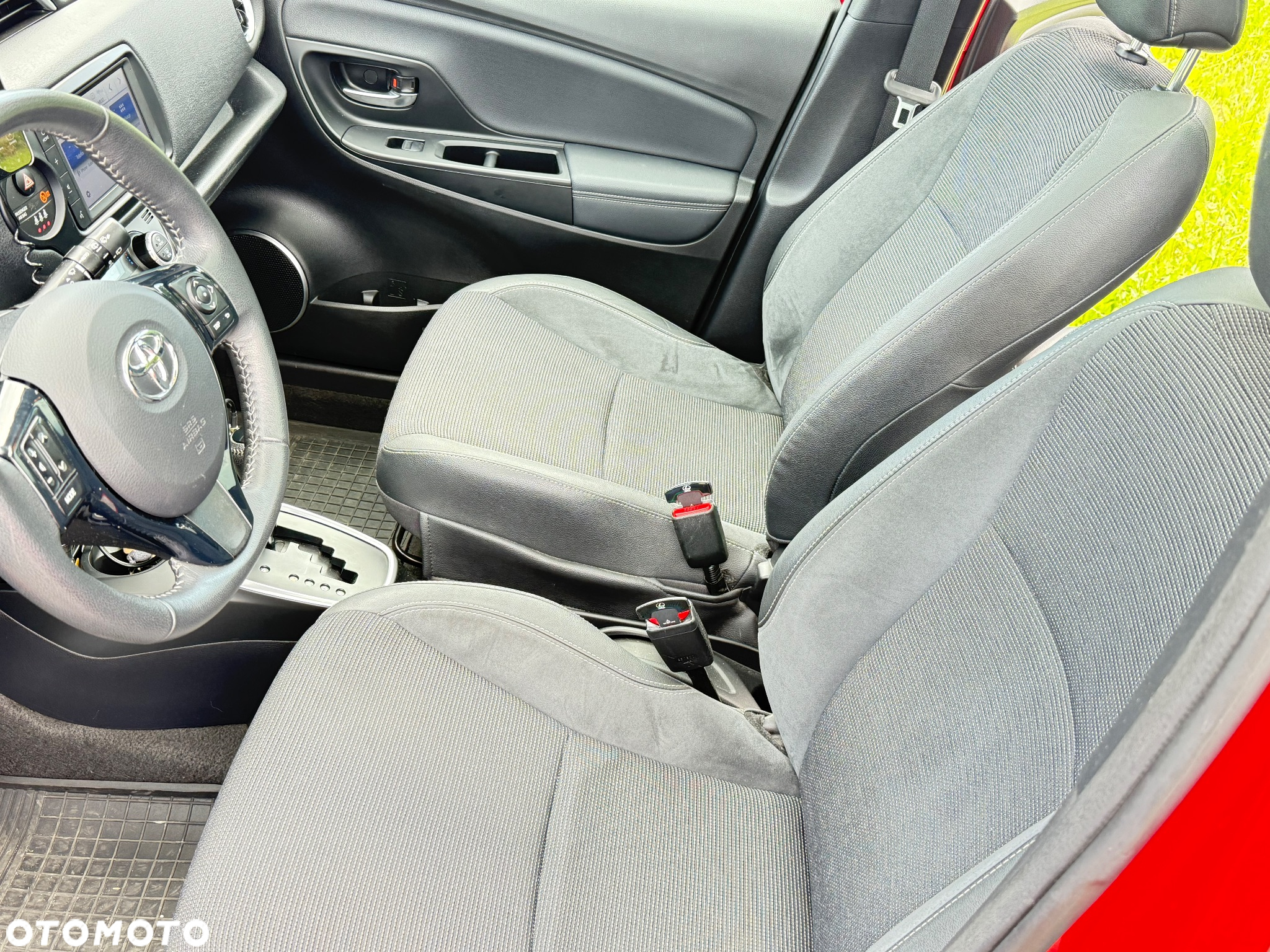 Toyota Yaris Hybrid 100 GR Sport - 23