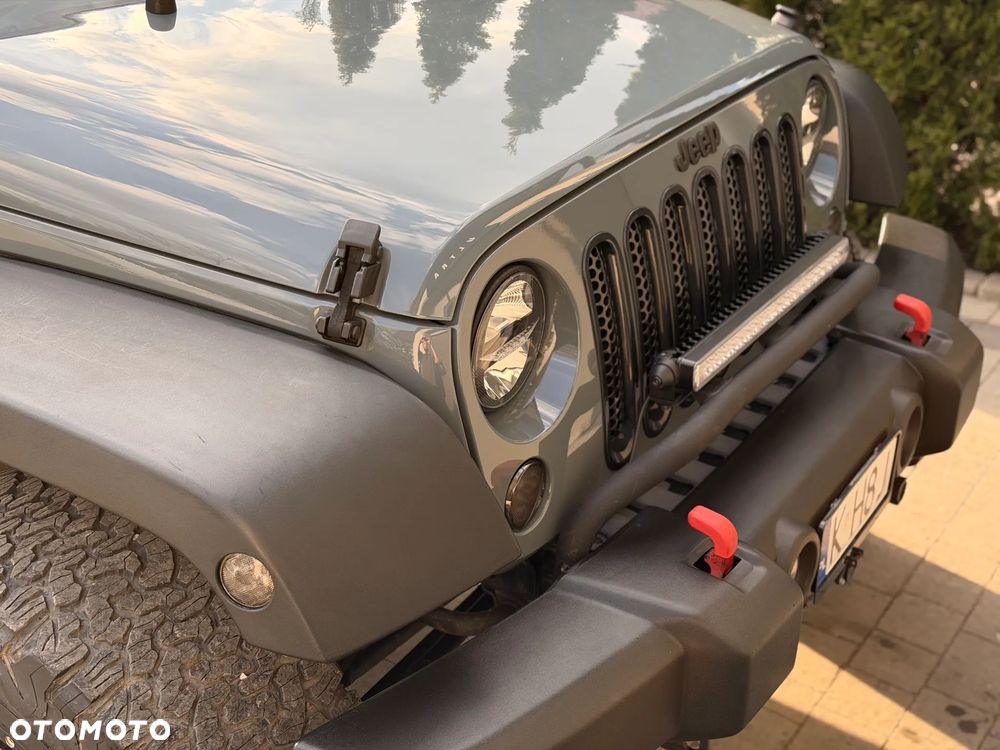 Jeep Wrangler - 11