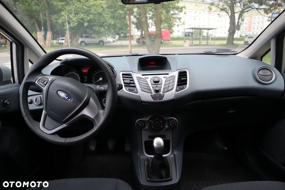 Ford Fiesta 1.25 Ambiente - 8