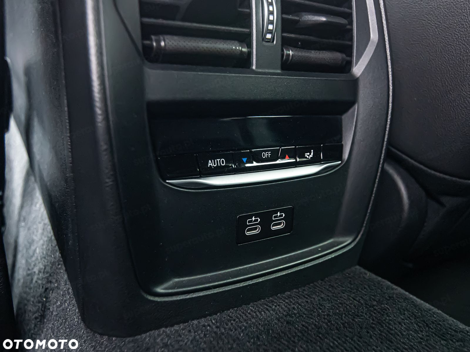 BMW Seria 3 320d xDrive - 23