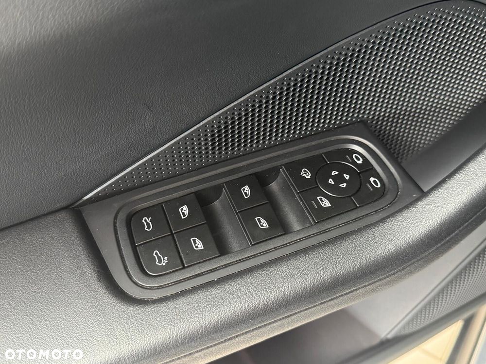 Porsche Macan - 13