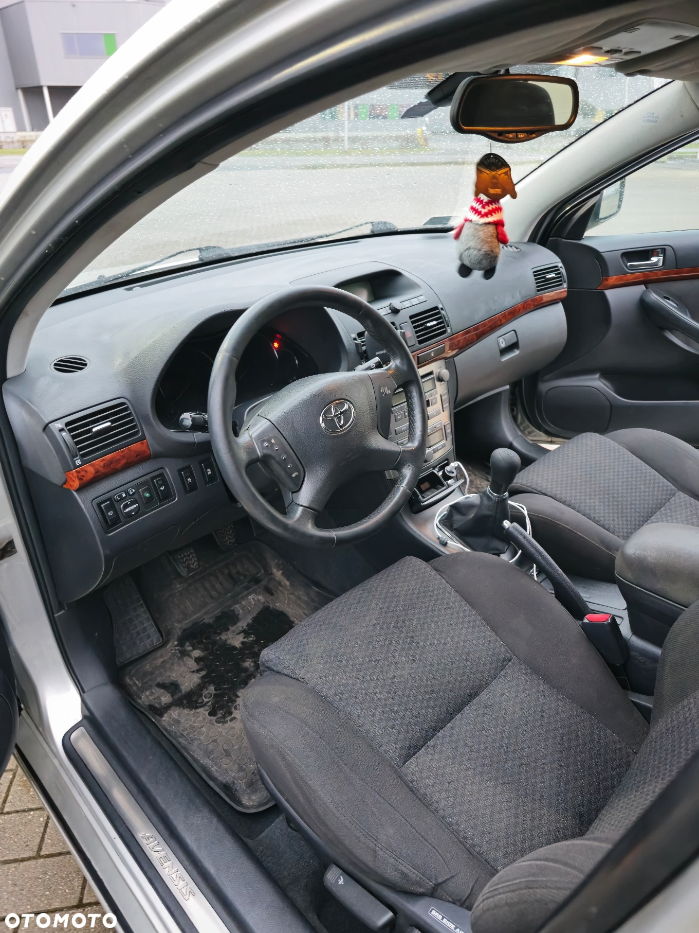Toyota Avensis 2.0 D-4D - 13