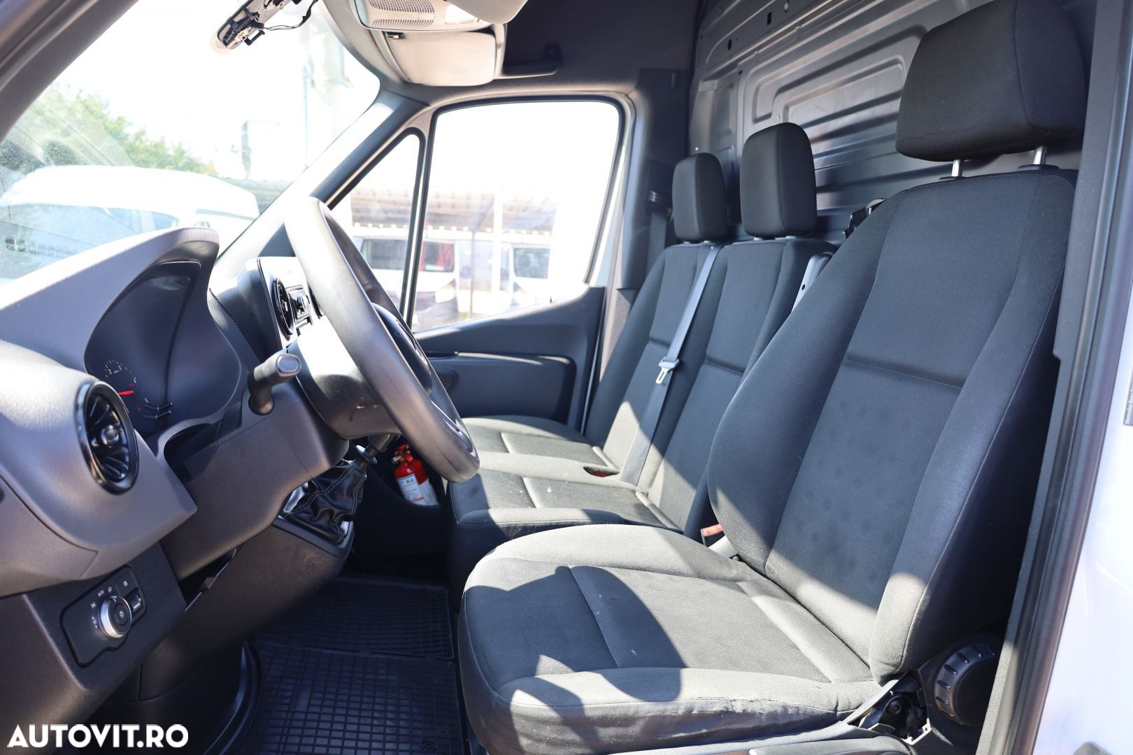 Mercedes-Benz Sprinter - 13