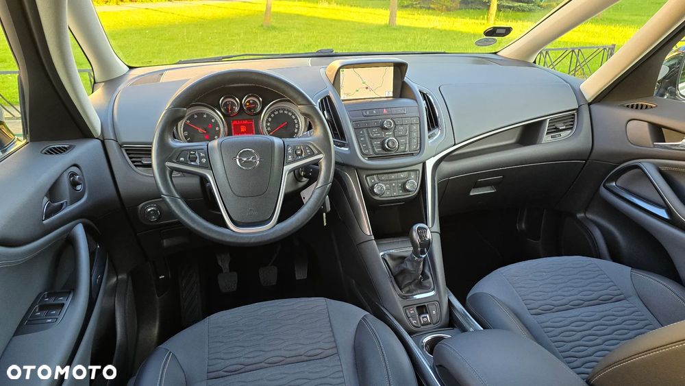 Opel Zafira - 10