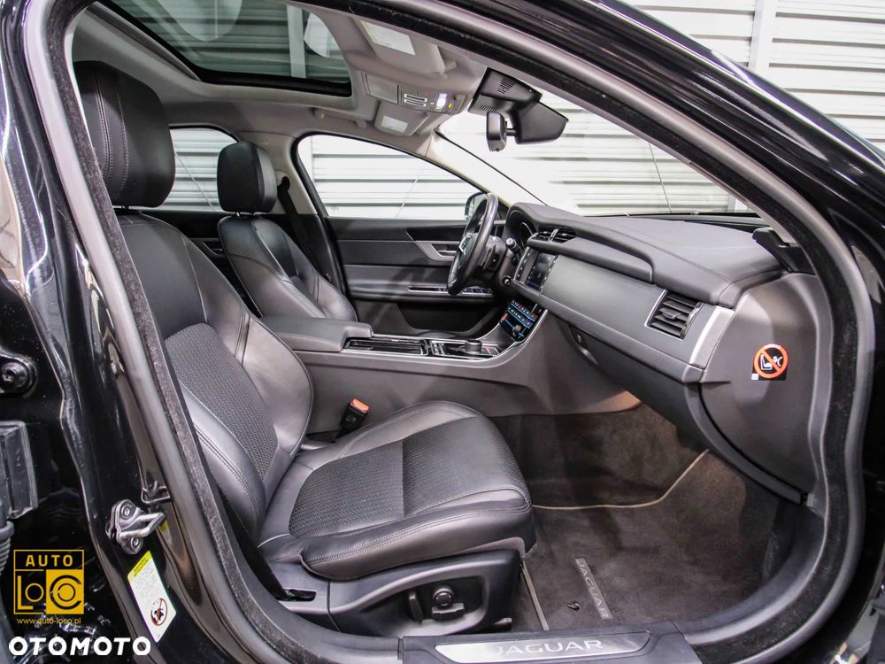 Jaguar XF 35t AWD Prestige - 10