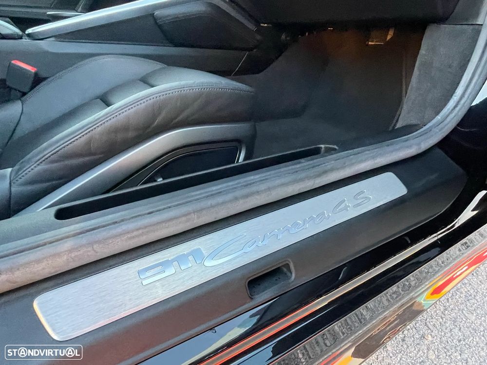 Porsche 911 (992) Carrera 4S PDK - 33