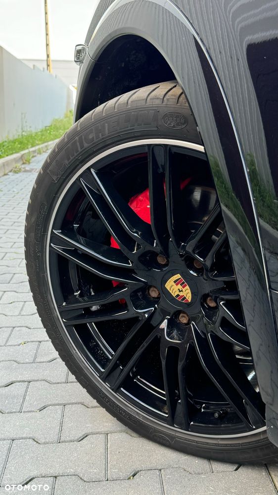 Porsche Cayenne GTS - 25