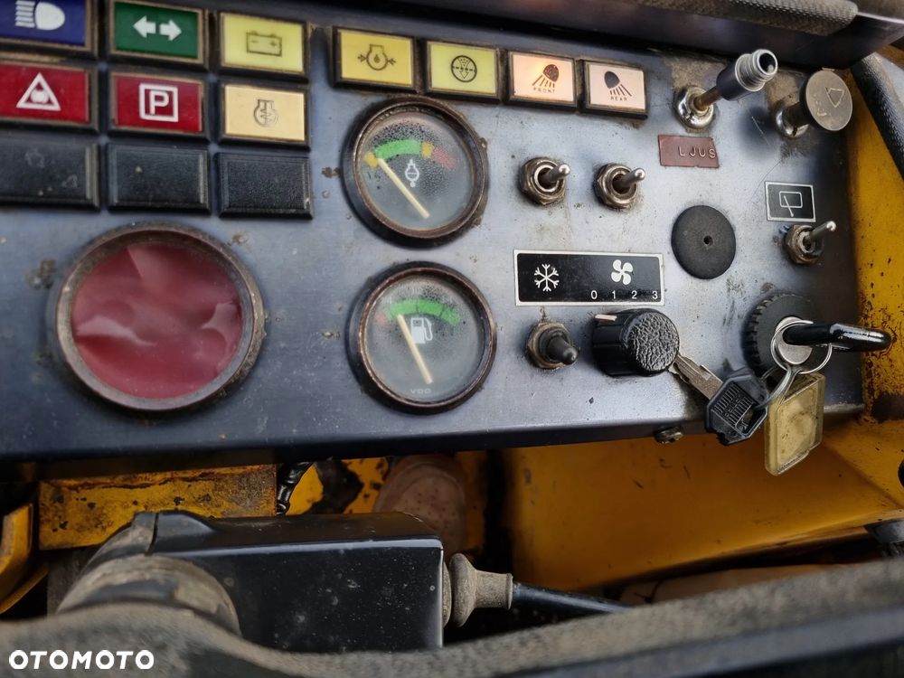 Volvo BM 4400 Ładowarka Fadroma Sprowadzona z Norwegii Widły Łyżka Bocian Wysięgnik! Aktualne badania w DEKRA! Oryginał zadbana Bez luzów i wycieków Potężna Moc. Nie pracowała w Kraju! 6 cylindrów pneumat Hamulec Opony jak Nowe - 37