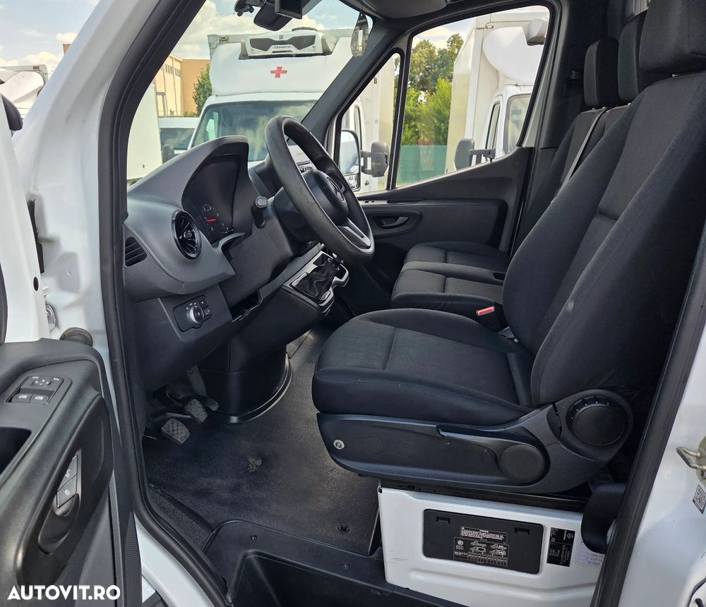 Mercedes-Benz Sprinter - 7