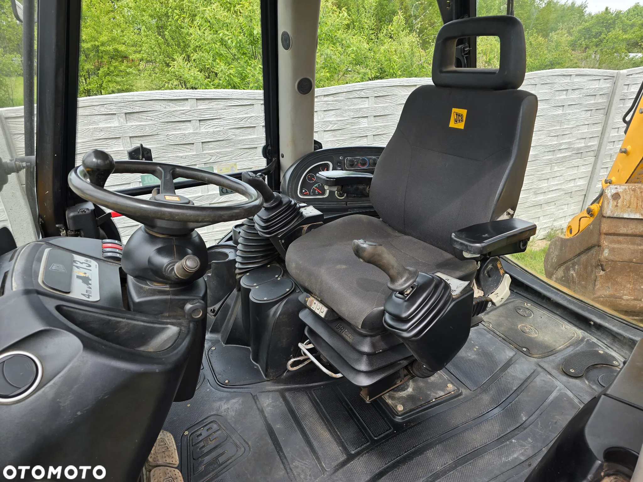 JCB - 3