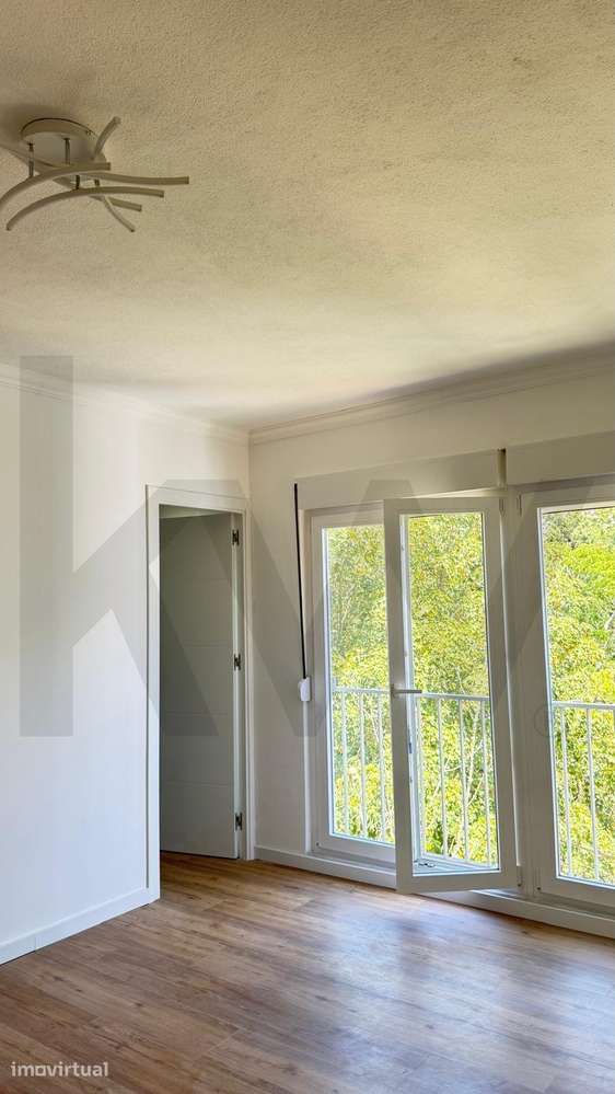 Apartamento T2 completamente renovado junto Estação de Massamá - Grande imagem: 3/23