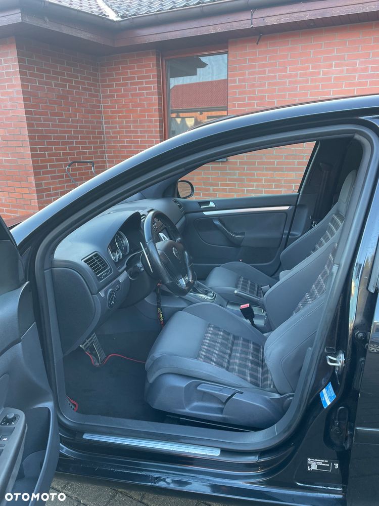 Volkswagen Golf - 31