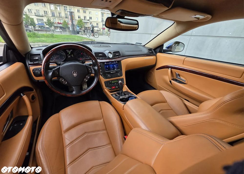 Maserati GranTurismo S Automat - 9