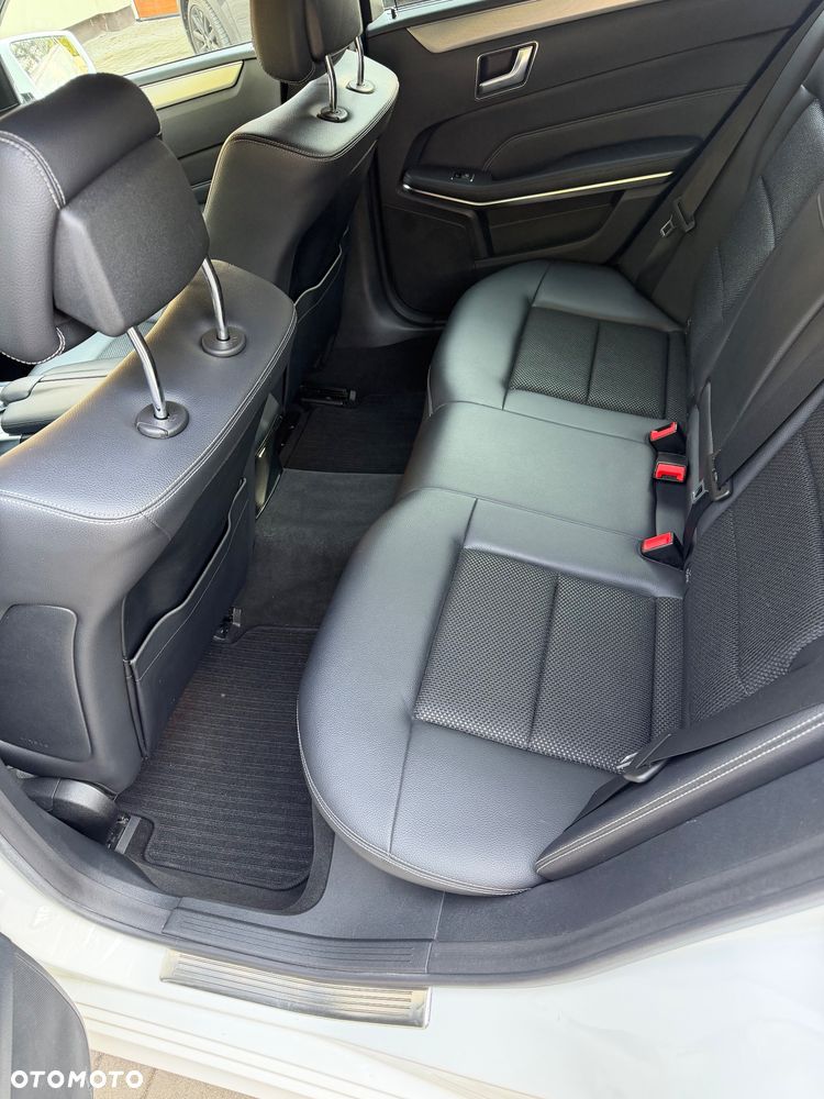 Mercedes-Benz Klasa E 350 BlueTEC 4-Matic Classic - 12