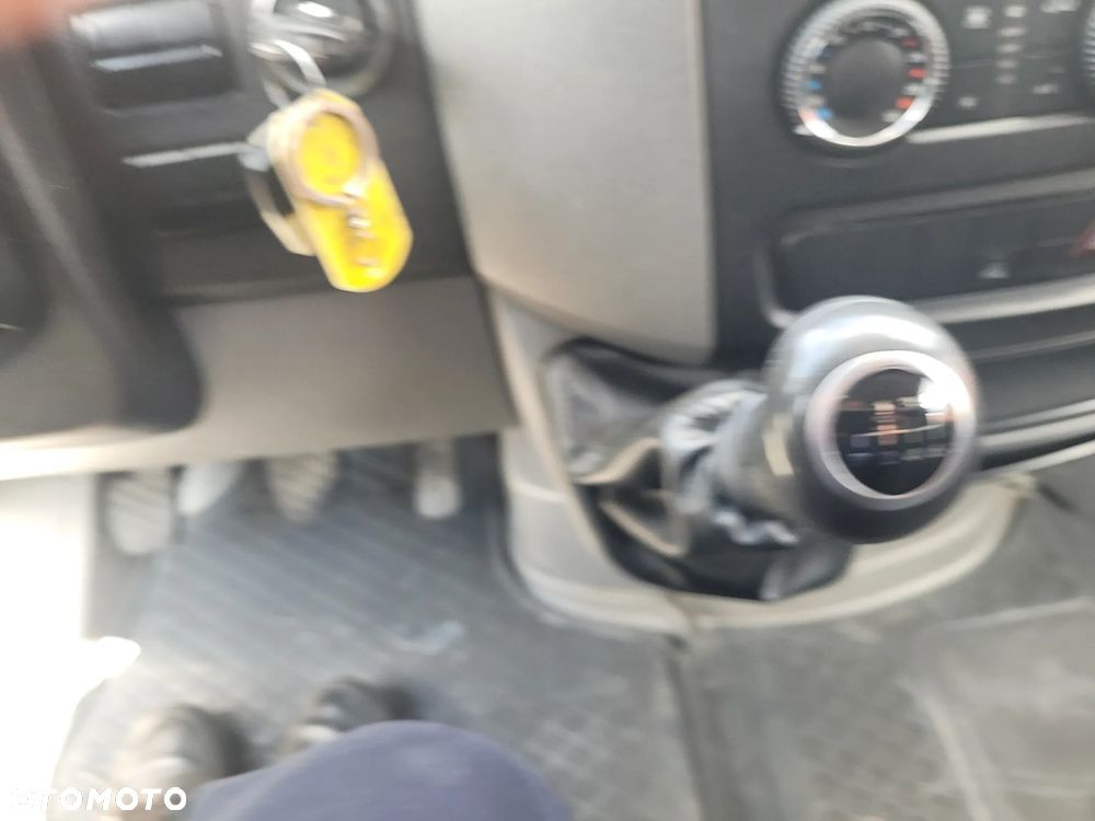 Mercedes-Benz Sprinter - 23