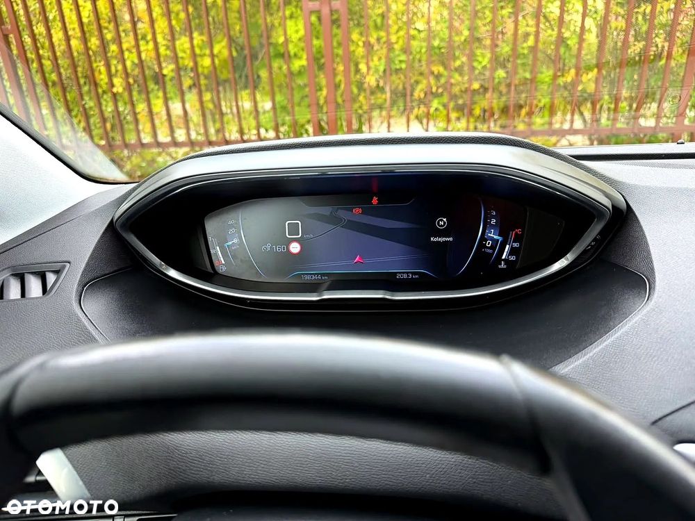Peugeot 3008 PureTech 130 Stop & Start GPF Allure Business-Paket - 10