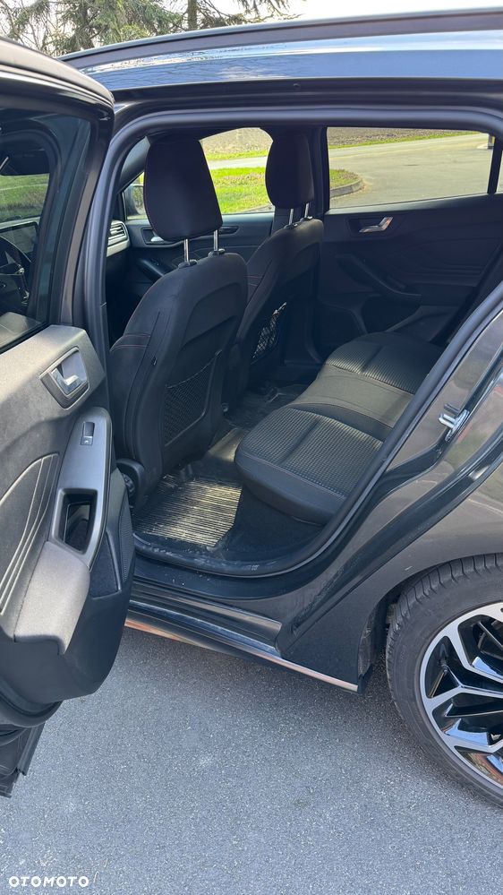 Ford Focus 1.5 EcoBoost ST-Line X - 9