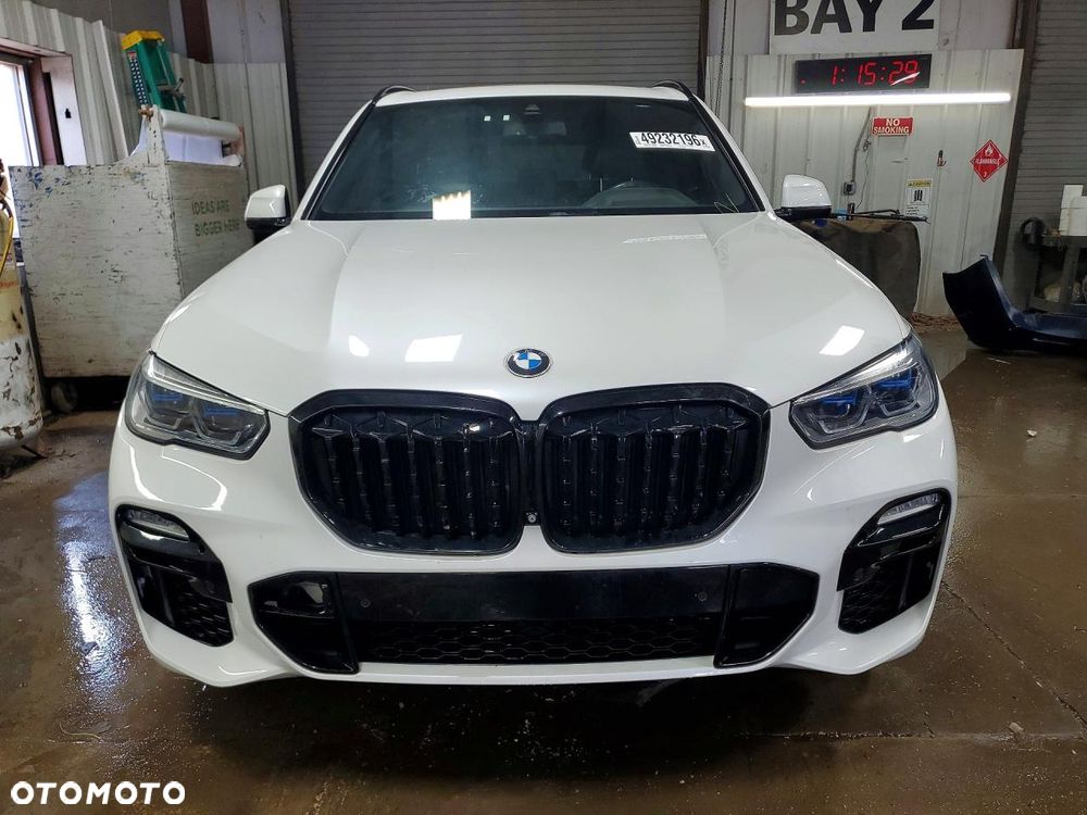 BMW X5 xDrive50i - 7