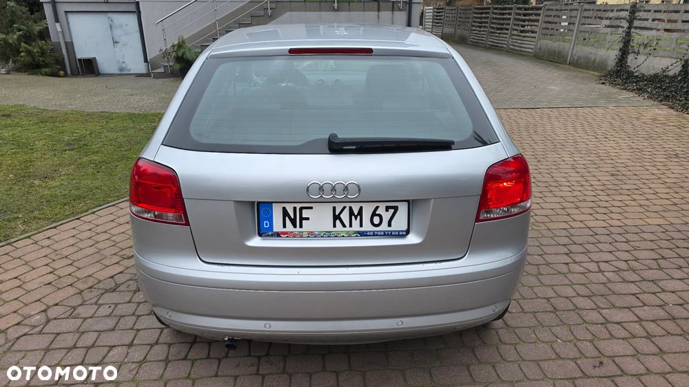 Audi A3 3-drzwiowe 1.6 Attraction - 17