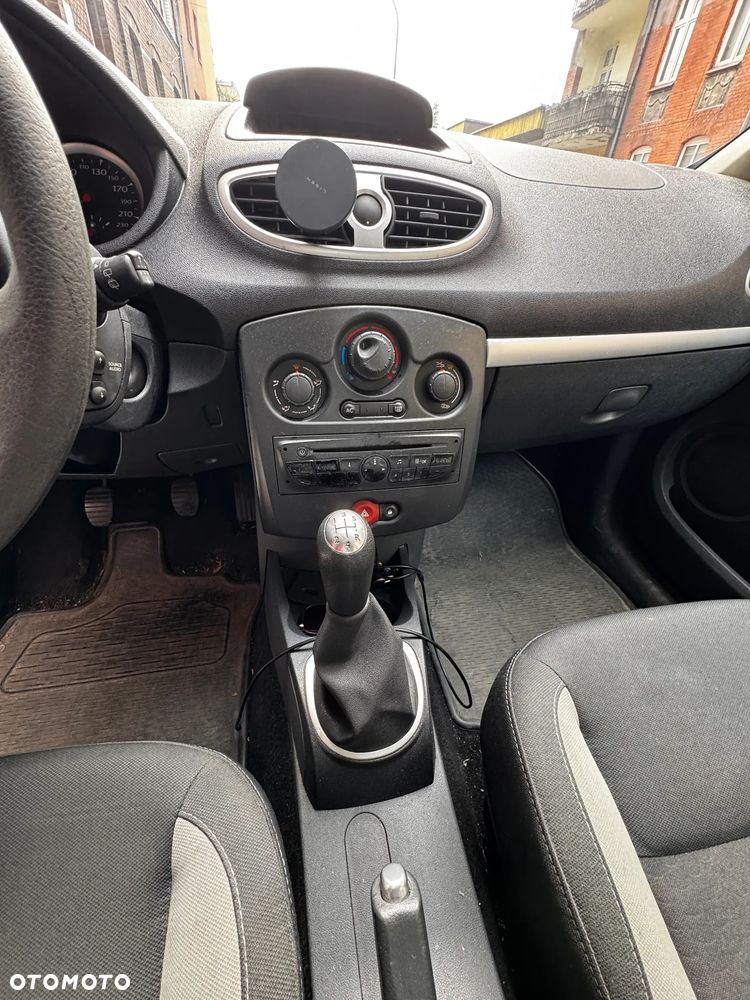 Renault Clio - 7