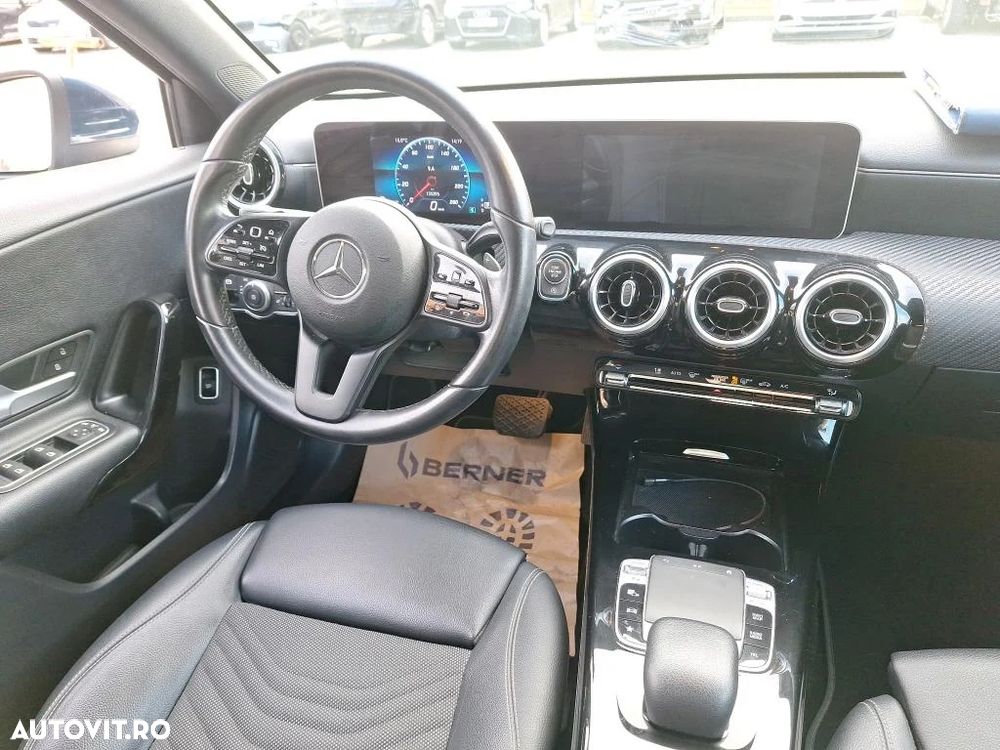 Mercedes-Benz A 180 d 7G-DCT - 8