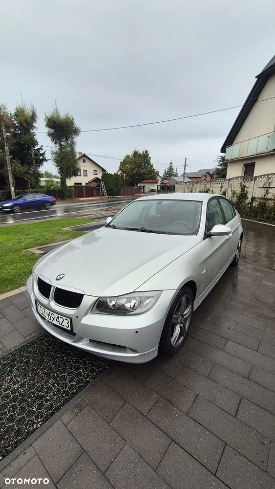 BMW Seria 3 318i - 24