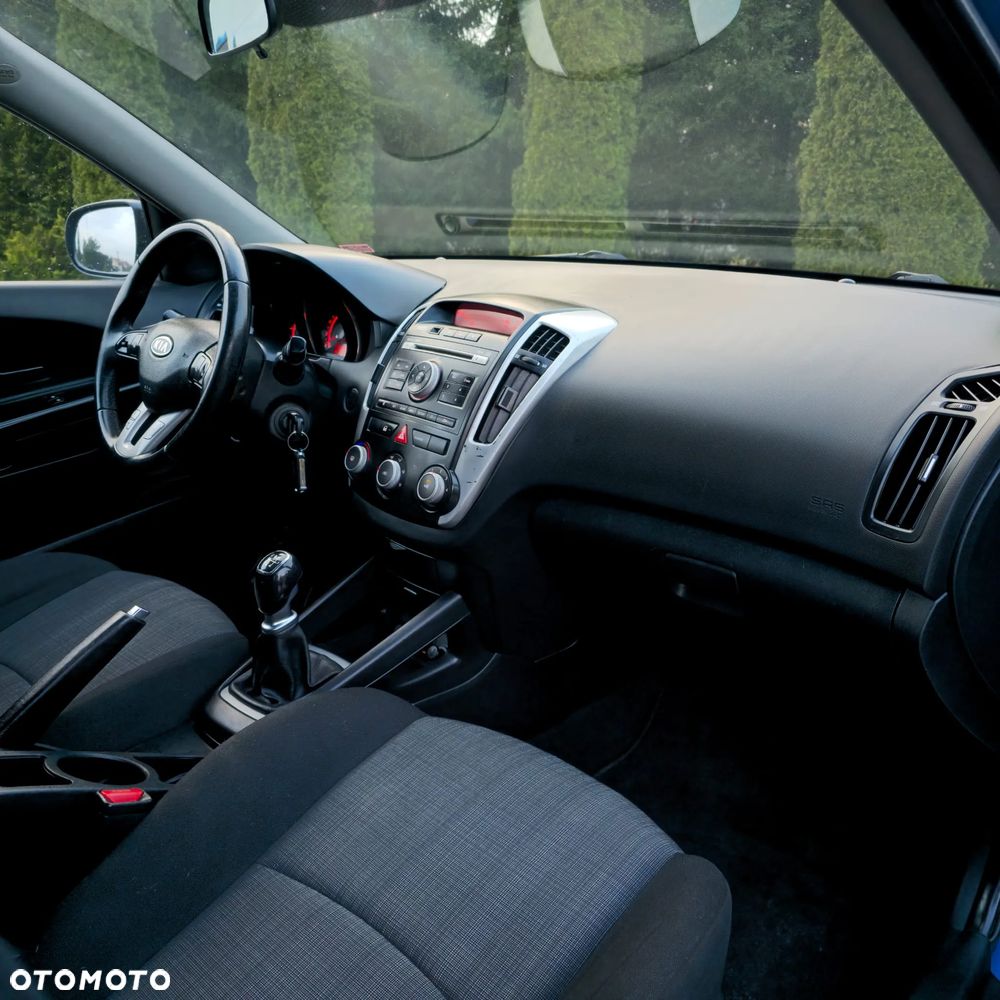 Kia Ceed - 23