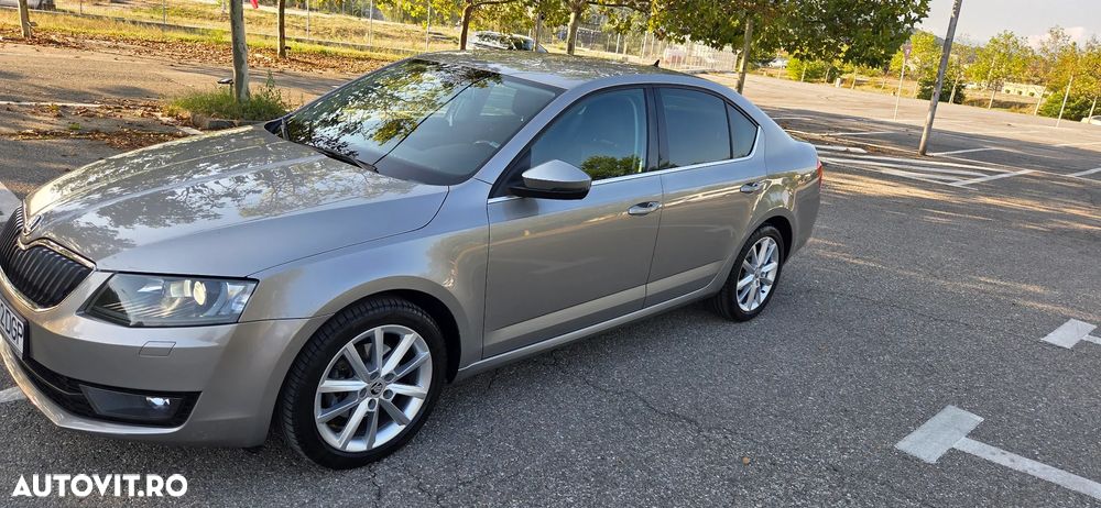 Skoda Octavia 2.0 TDI STYLE DSG - 1