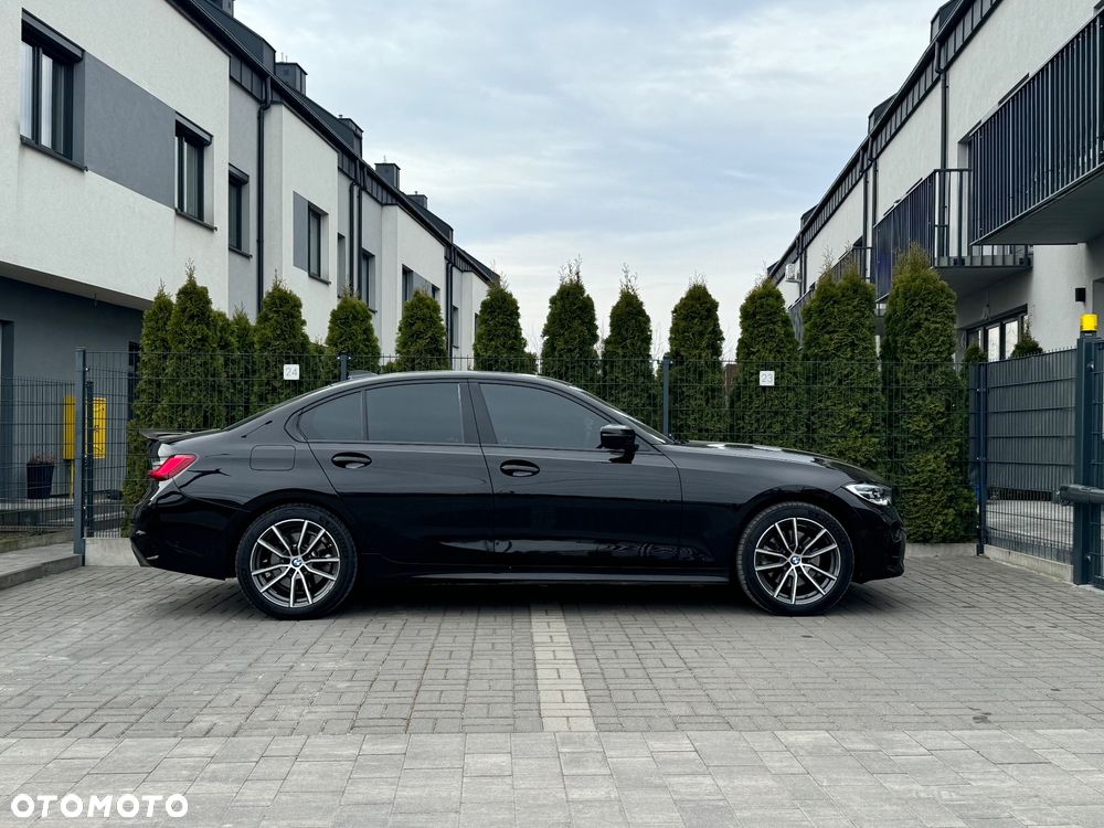 BMW Seria 3 330i xDrive Sport - 9