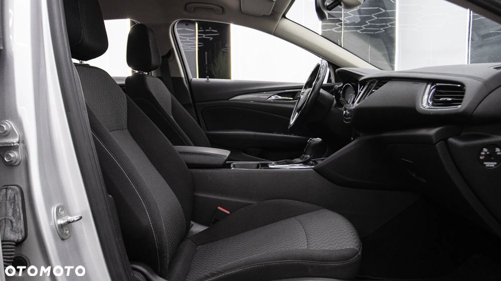 Opel Insignia 1.5 T Innovation S&S - 17