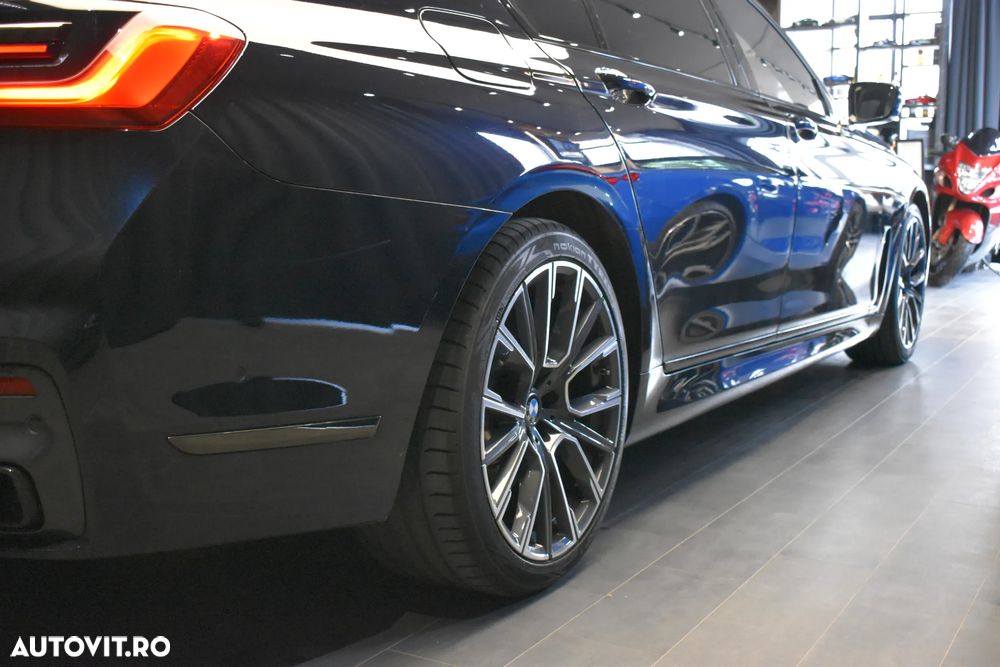 BMW Seria 7 740Ld xDrive MHEV - 31