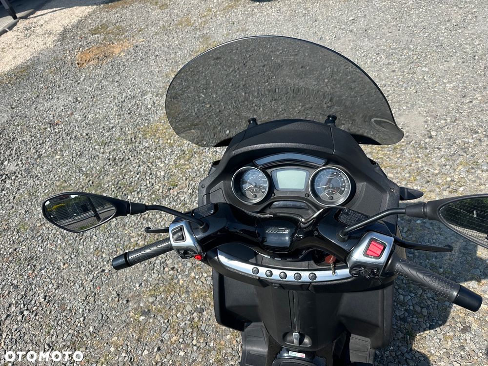 Piaggio MP-3 - 7