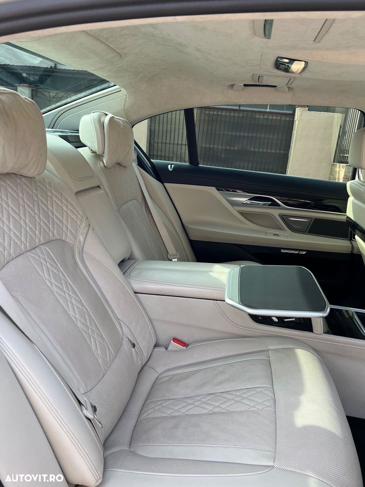 BMW Seria 7 740Le xDrive iPerformance - 12