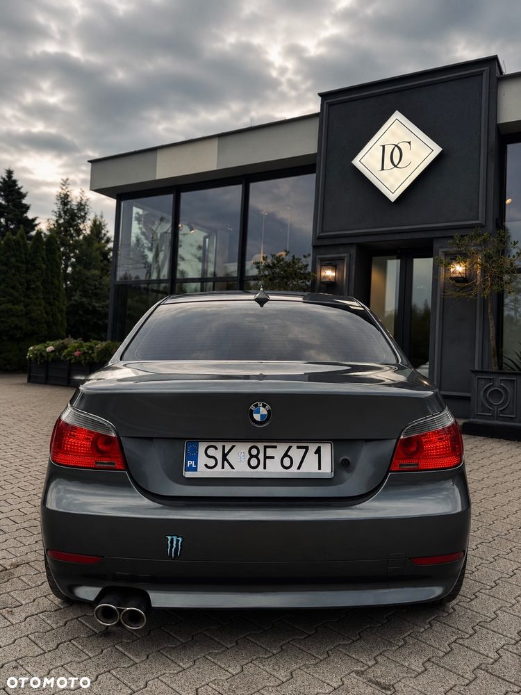 BMW Seria 5 520i - 8