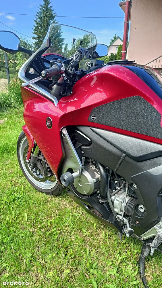 Honda VFR - 8