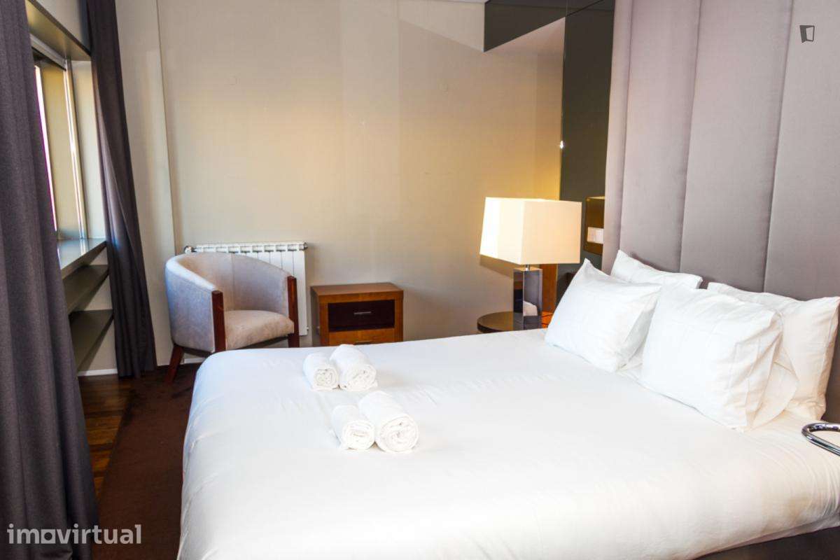 Apartamento com 3 quartos - localizado em Porto - Grande imagem: 3/33