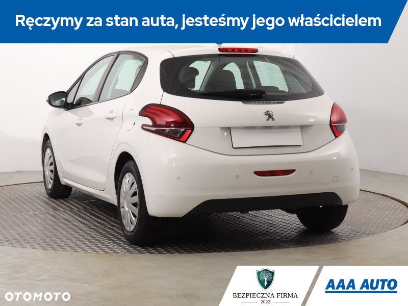 Peugeot 208 - 5