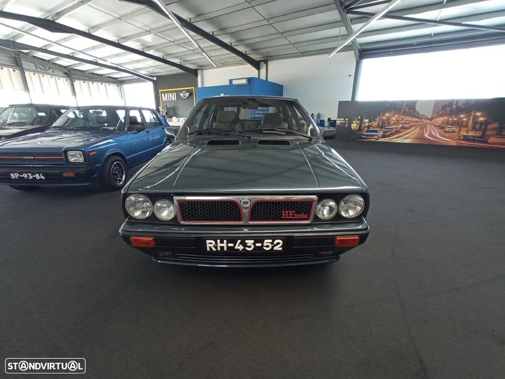 Lancia Delta 1.6 HF Turbo - 24