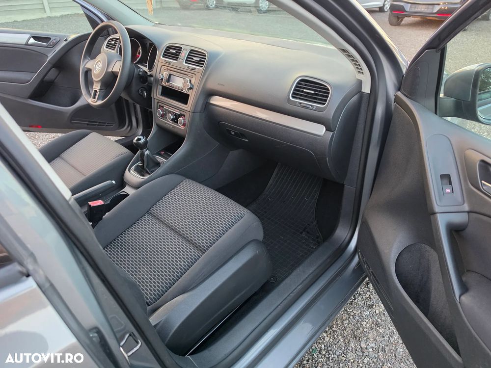 Volkswagen Golf - 8