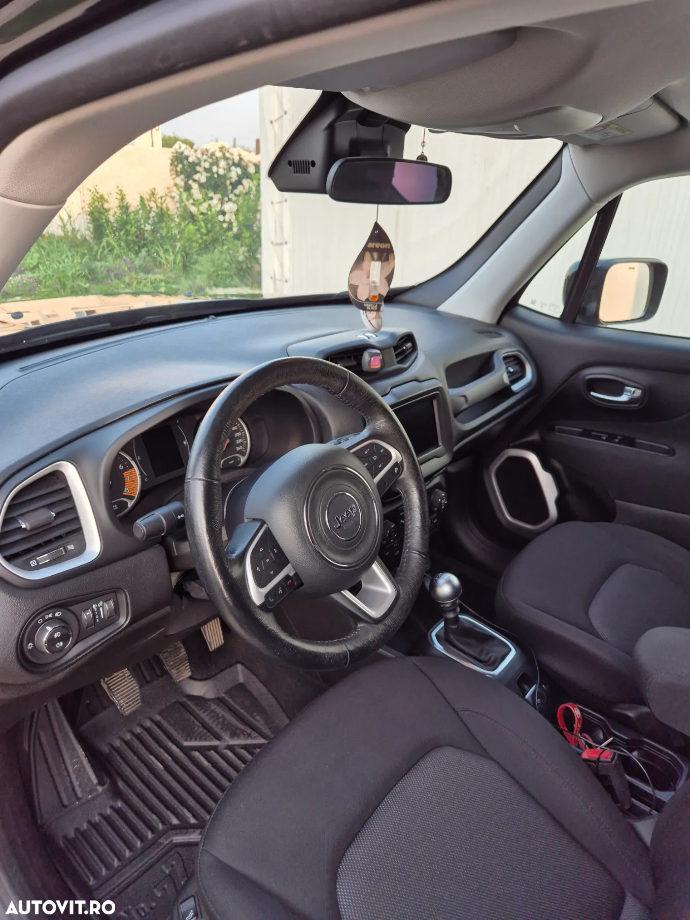 Jeep Renegade 1.0 Turbo 4x2 M6 Longitude - 17