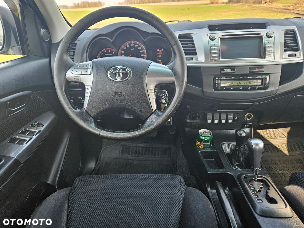 Toyota Hilux 3.0 D-4D Invincible - 20