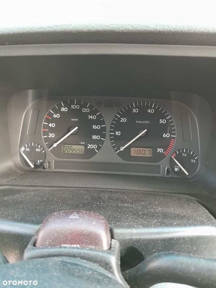 Volkswagen Golf 1.4 CL - 1